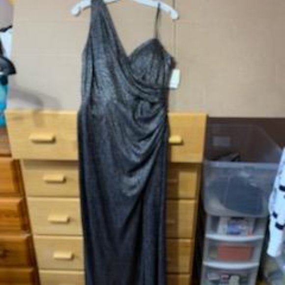 Xscape one shoulder  foil gown - Picture 6 of 13
